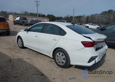 2021 Kia Forte Fe z USA, uszkodzony, nr VIN 3KPF24ADXME374366